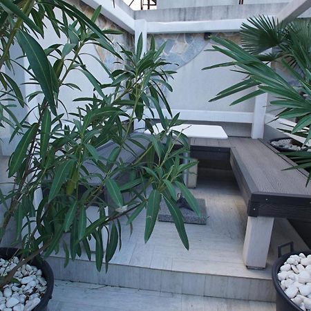 Penthouse Stoliv New Spa-Pool Villa Is Located 5M From The Sea, Exclusive Terrace,Private Jetty Wih Sunbeds, Pebble Beach, Secluded Location Total Area 375M2 At Your Disposal Kotor Exteriör bild