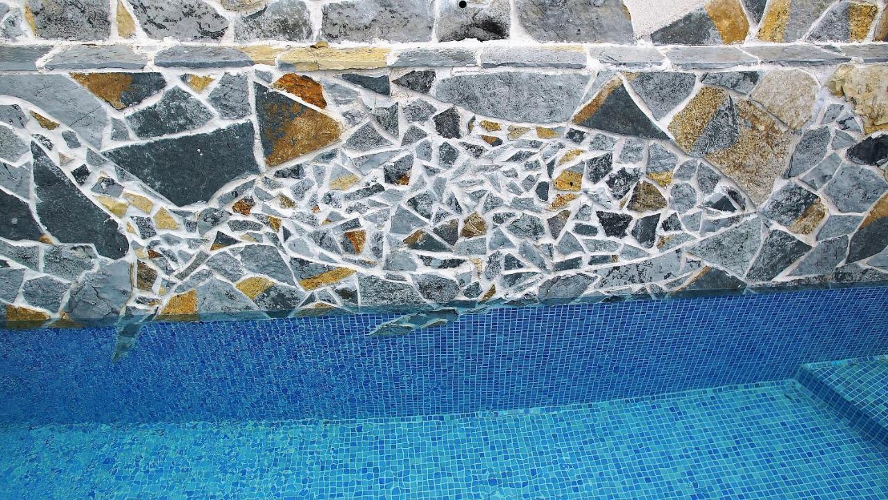 Penthouse Stoliv New Spa-Pool Villa Is Located 5M From The Sea, Exclusive Terrace,Private Jetty Wih Sunbeds, Pebble Beach, Secluded Location Total Area 375M2 At Your Disposal Kotor Exteriör bild