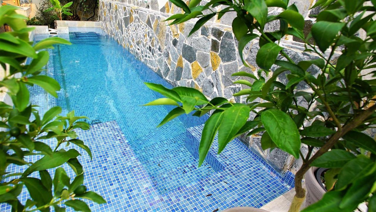 Penthouse Stoliv New Spa-Pool Villa Is Located 5M From The Sea, Exclusive Terrace,Private Jetty Wih Sunbeds, Pebble Beach, Secluded Location Total Area 375M2 At Your Disposal Kotor Exteriör bild