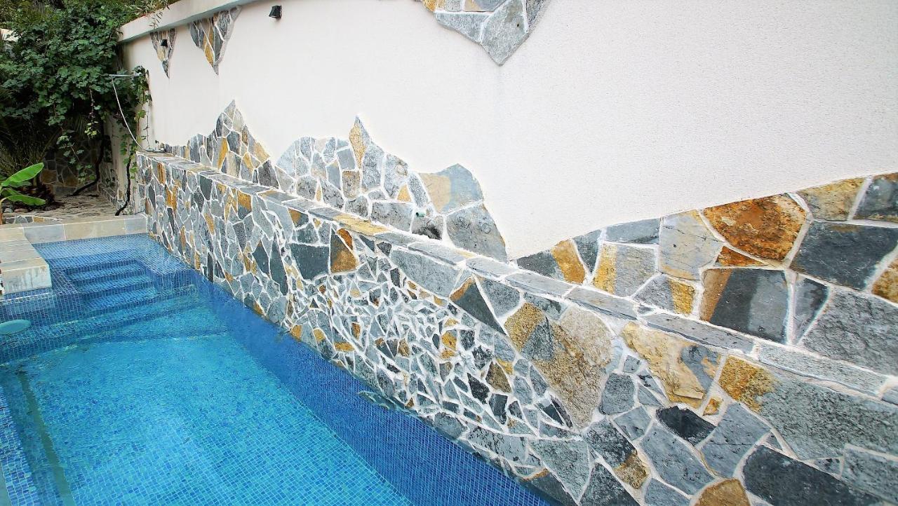 Penthouse Stoliv New Spa-Pool Villa Is Located 5M From The Sea, Exclusive Terrace,Private Jetty Wih Sunbeds, Pebble Beach, Secluded Location Total Area 375M2 At Your Disposal Kotor Exteriör bild
