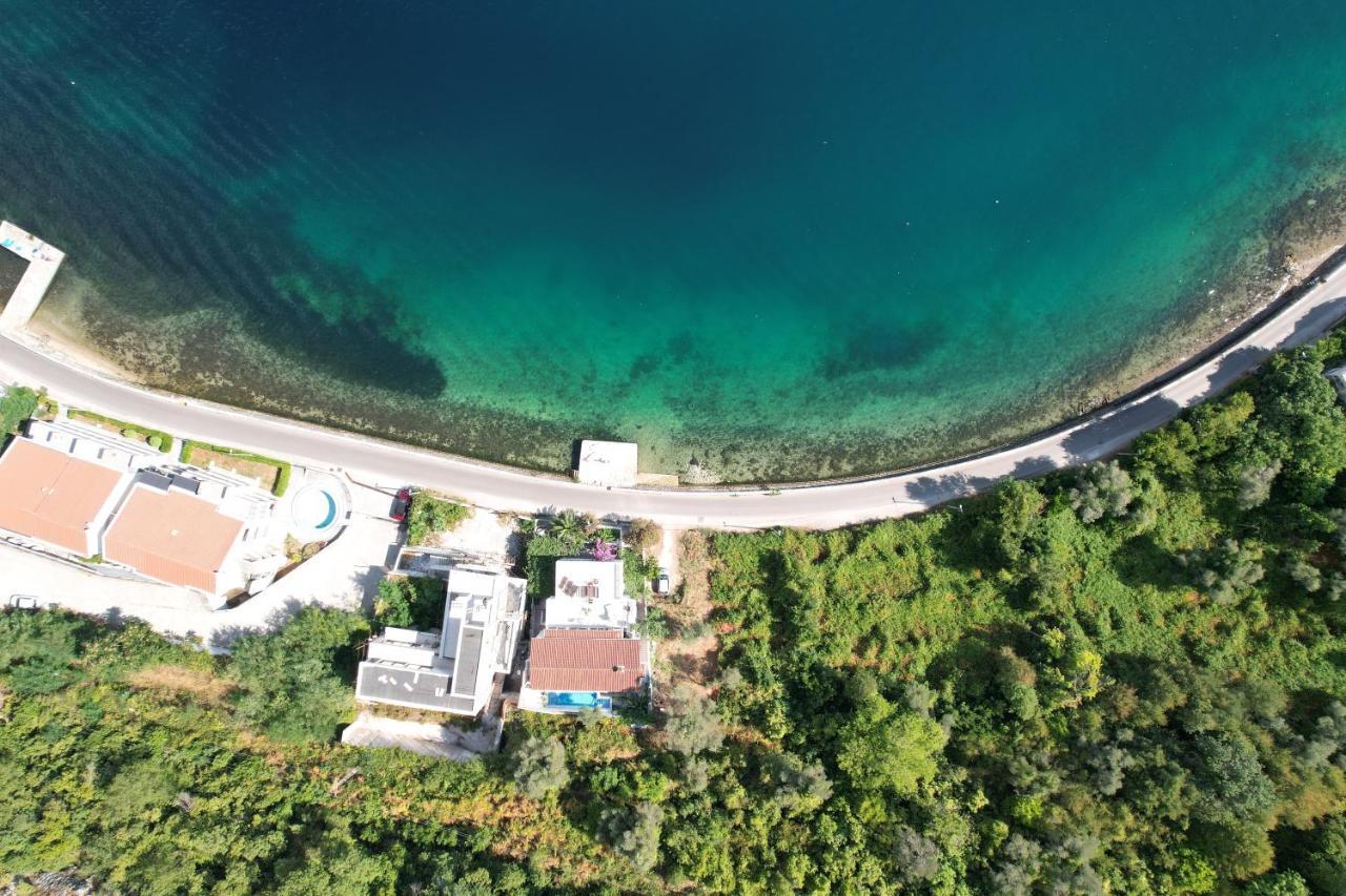 Penthouse Stoliv New Spa-Pool Villa Is Located 5M From The Sea, Exclusive Terrace,Private Jetty Wih Sunbeds, Pebble Beach, Secluded Location Total Area 375M2 At Your Disposal Kotor Exteriör bild