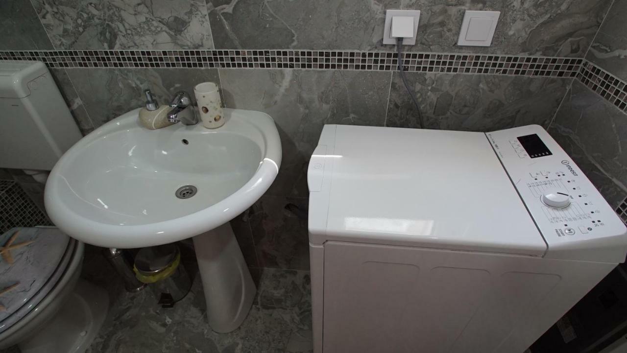 Penthouse Stoliv New Spa-Pool Villa Is Located 5M From The Sea, Exclusive Terrace,Private Jetty Wih Sunbeds, Pebble Beach, Secluded Location Total Area 375M2 At Your Disposal Kotor Exteriör bild