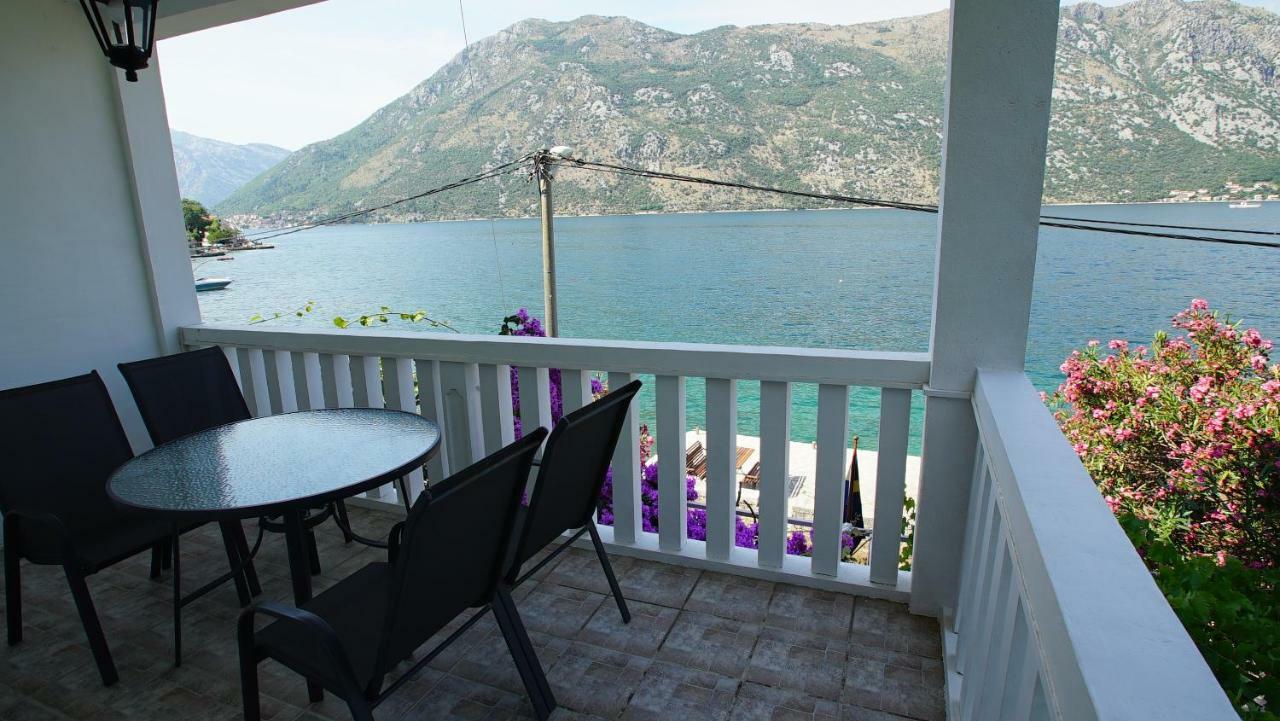 Penthouse Stoliv New Spa-Pool Villa Is Located 5M From The Sea, Exclusive Terrace,Private Jetty Wih Sunbeds, Pebble Beach, Secluded Location Total Area 375M2 At Your Disposal Kotor Exteriör bild